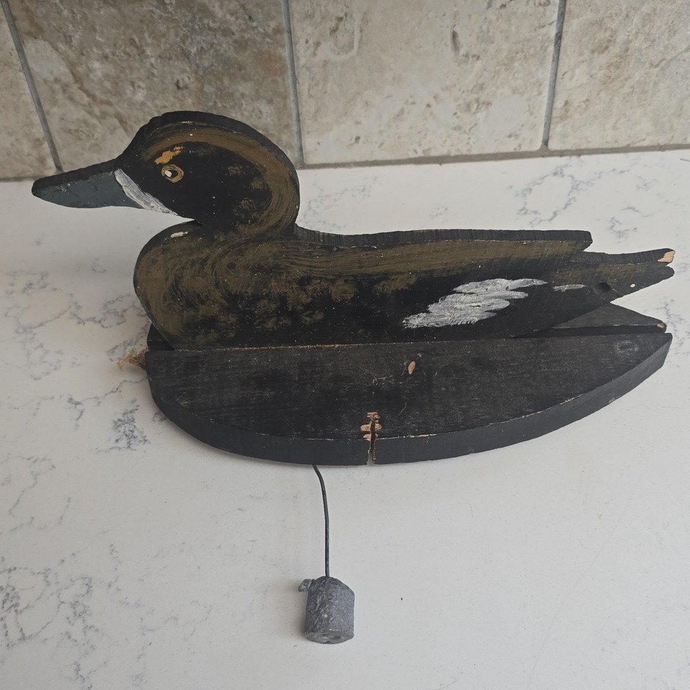 VINTAGE WOODEN DUCK DECOy